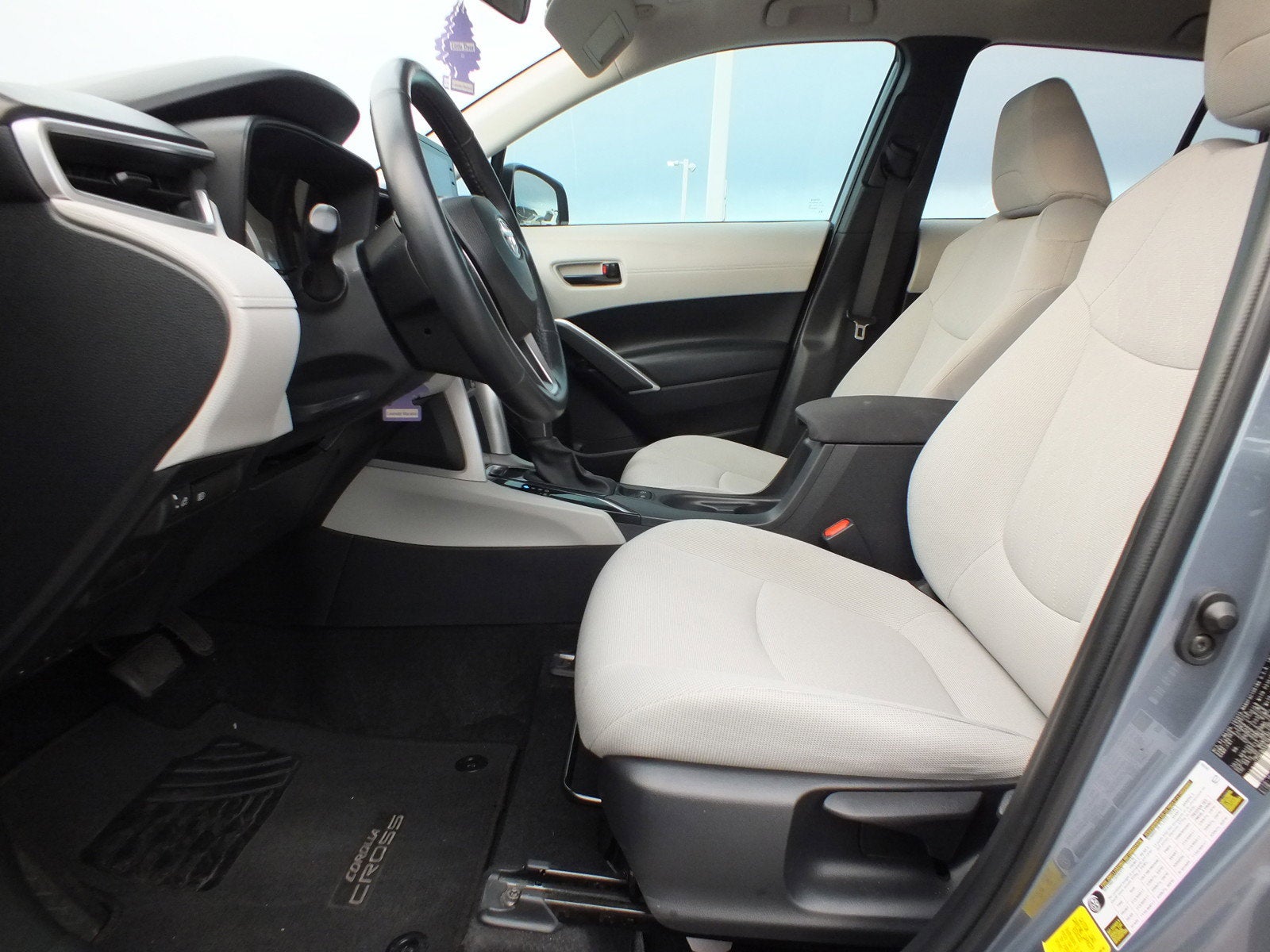 2022 Toyota Corolla Cross LE FWD *ROOMY!*