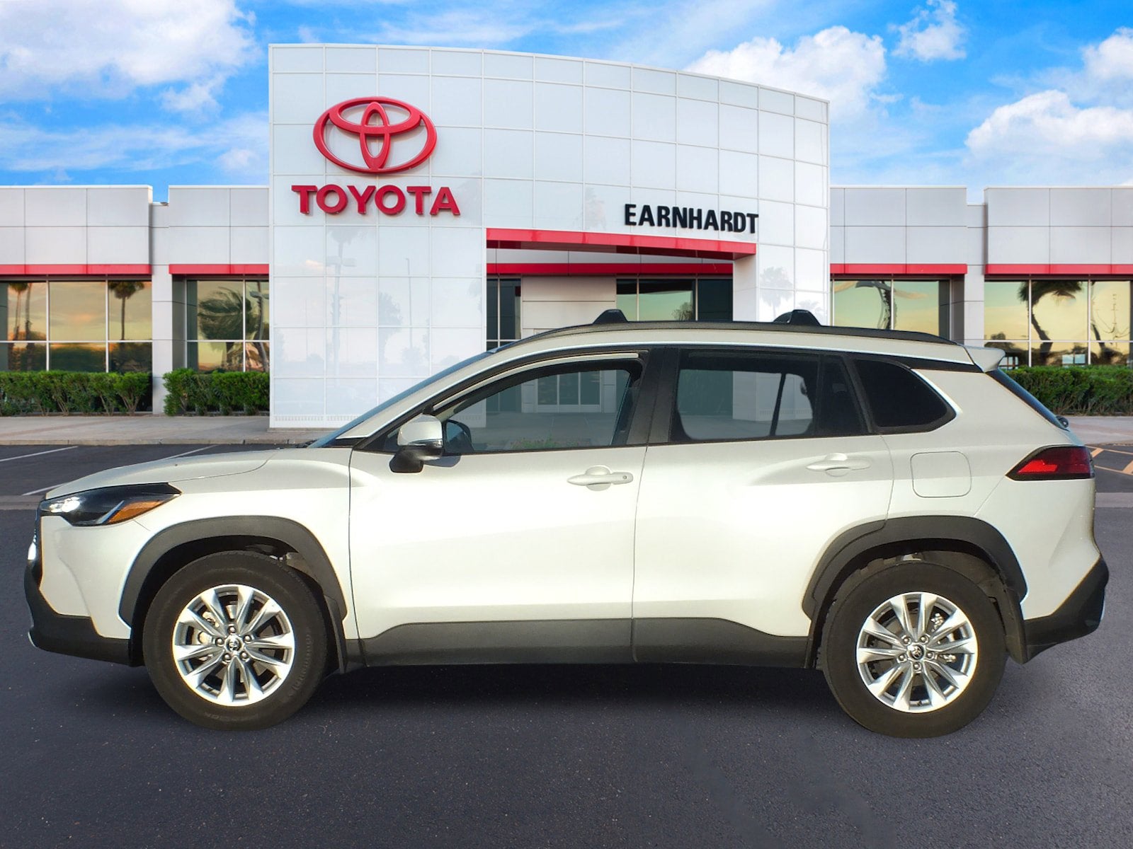 2023 Toyota Corolla Cross LE AWD *LOW MILES! CLEAN CARFAX*