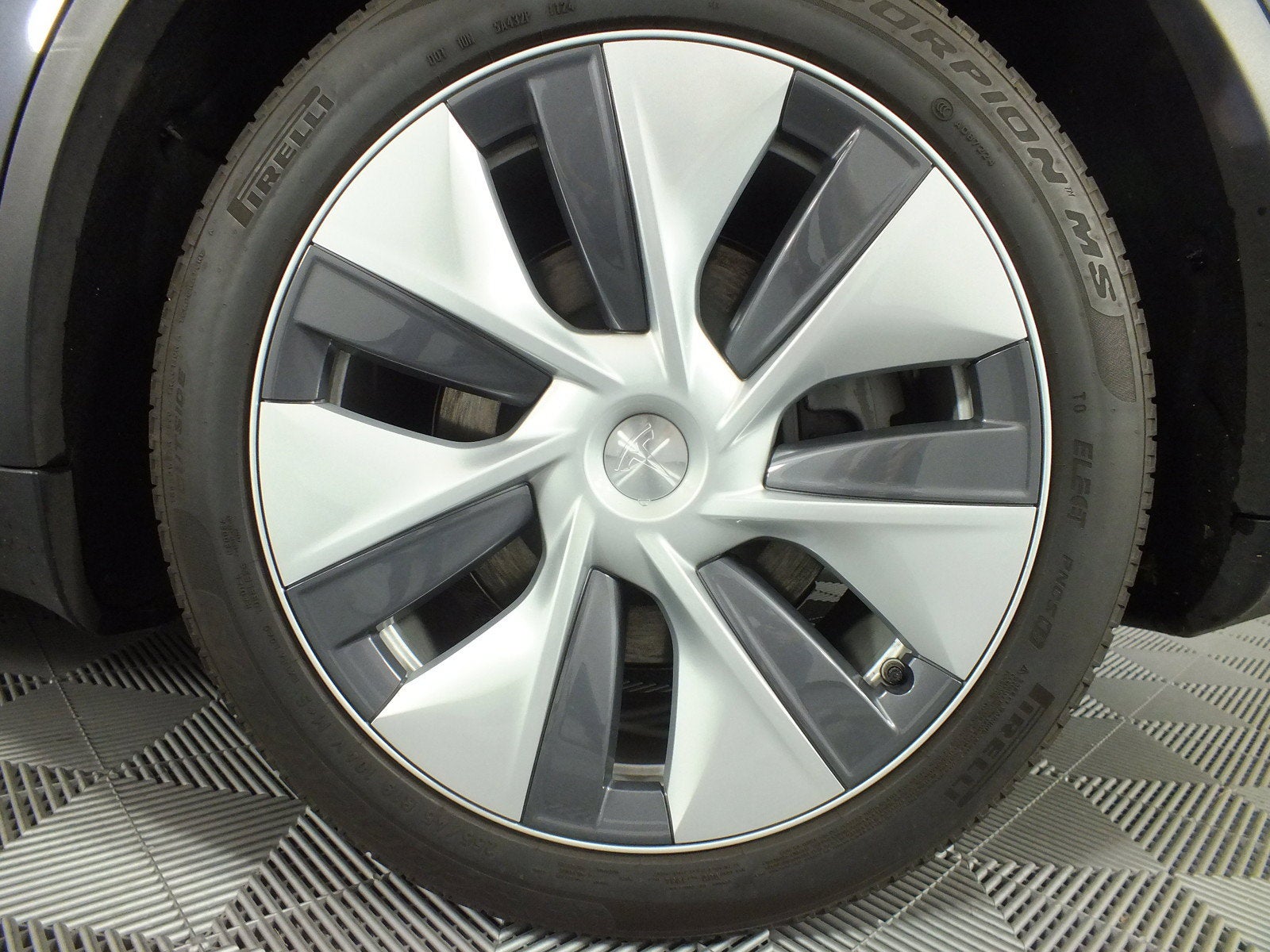2024 Tesla Model Y Long Range AWD *1-OWNER!*