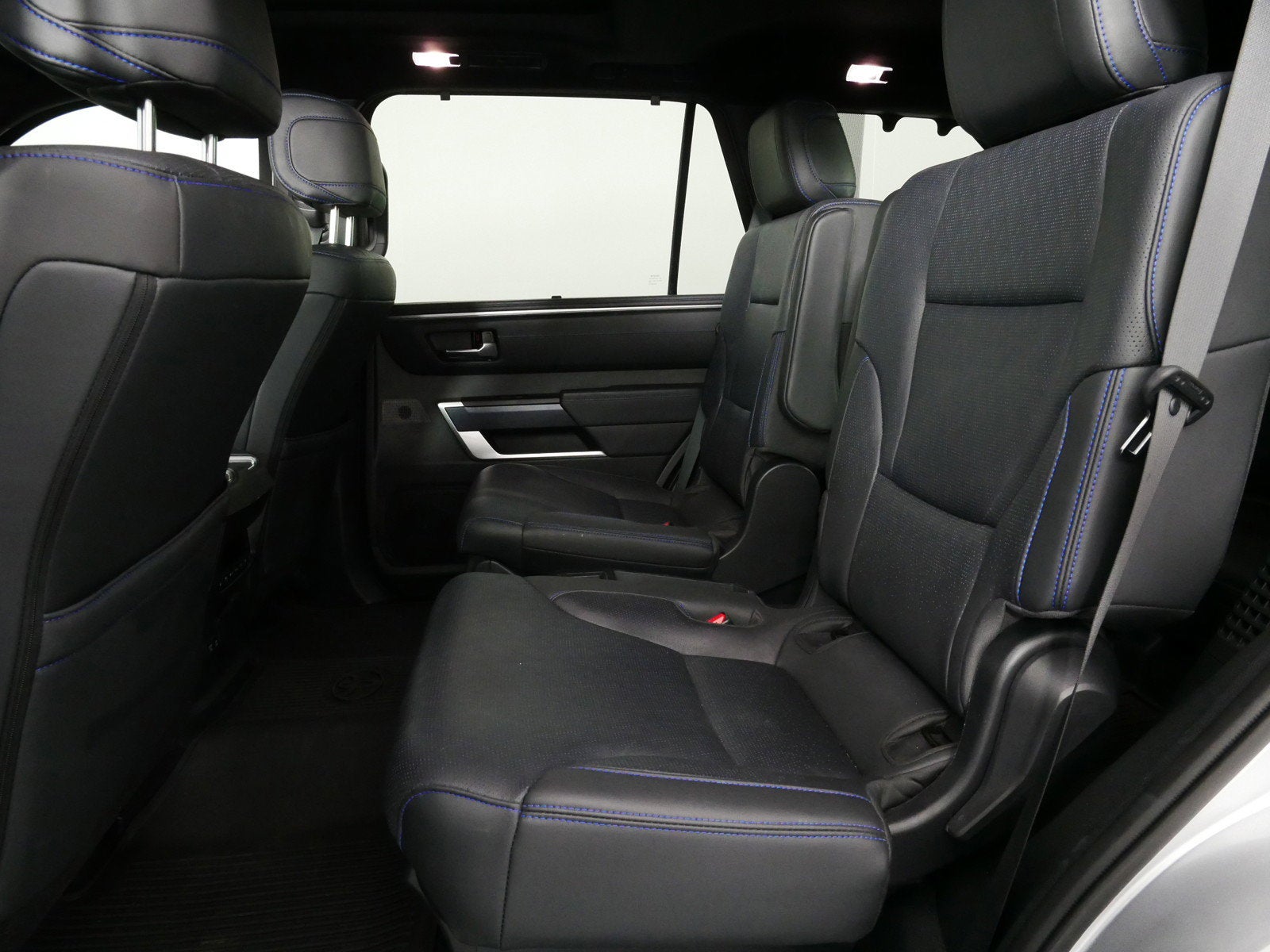 2025 Toyota Sequoia Platinum 4WD *1 OWNER, CLEAN CARFAX!*
