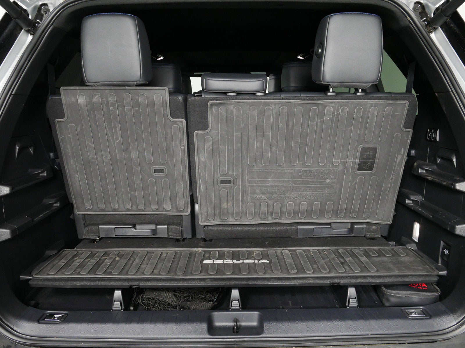 2025 Toyota Sequoia Platinum 4WD *1 OWNER, CLEAN CARFAX!*
