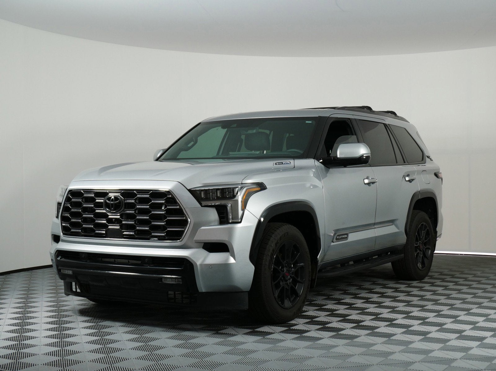 2025 Toyota Sequoia Platinum 4WD *1 OWNER, CLEAN CARFAX!*