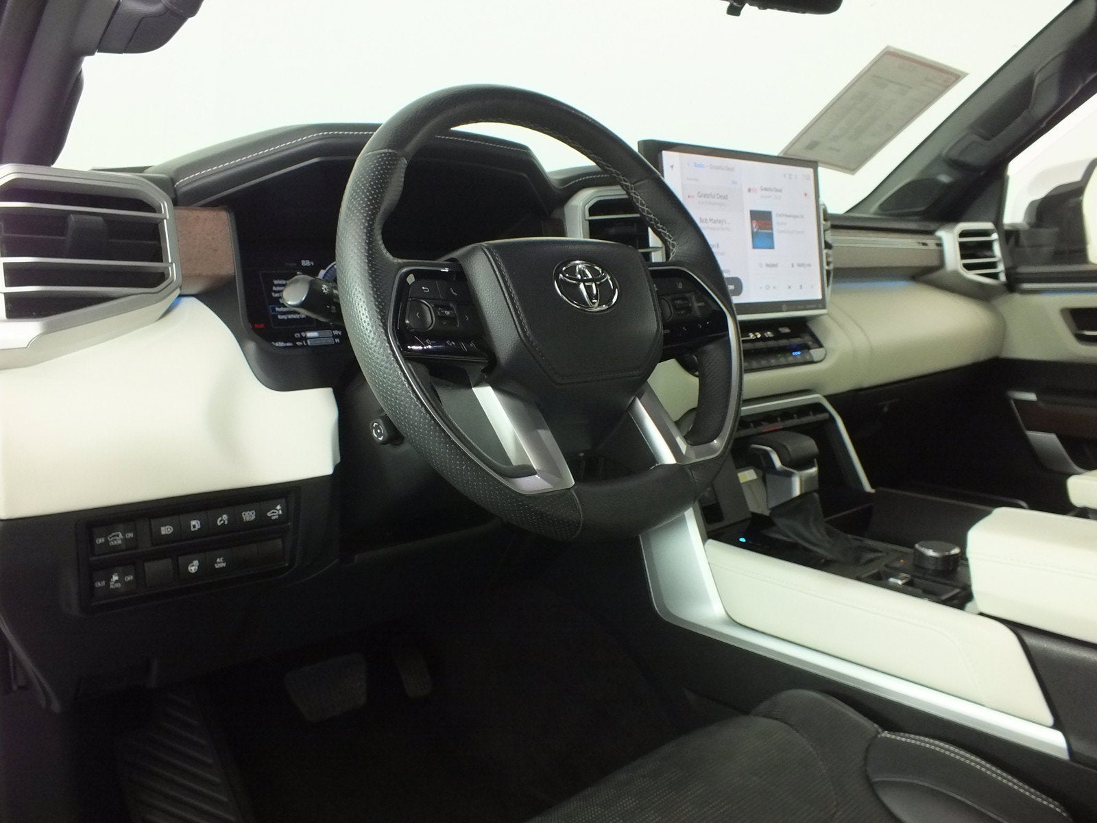 2023 Toyota Sequoia Capstone 4WD Hybrid *1-OWNER!*