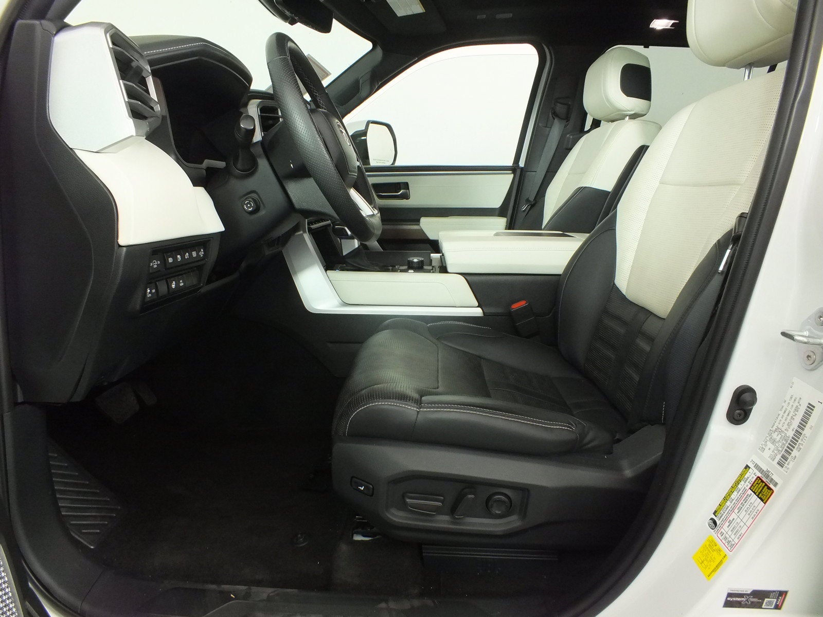 2023 Toyota Sequoia Capstone 4WD Hybrid *1-OWNER!*