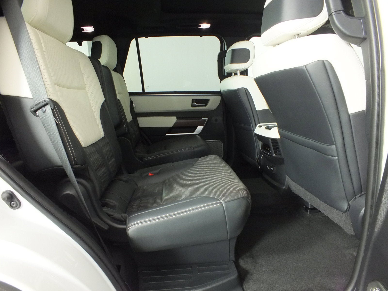 2023 Toyota Sequoia Capstone 4WD Hybrid *1-OWNER!*
