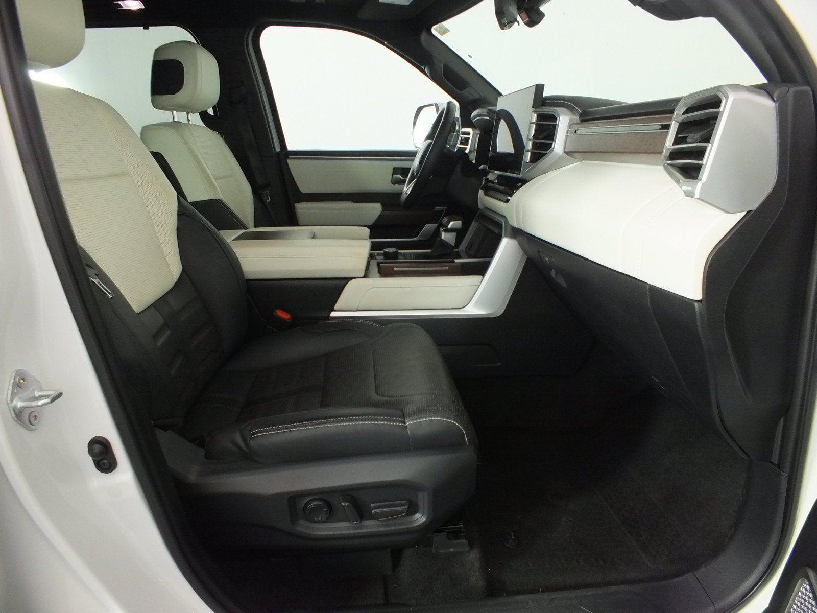 2023 Toyota Sequoia Capstone 4WD Hybrid *1-OWNER!*