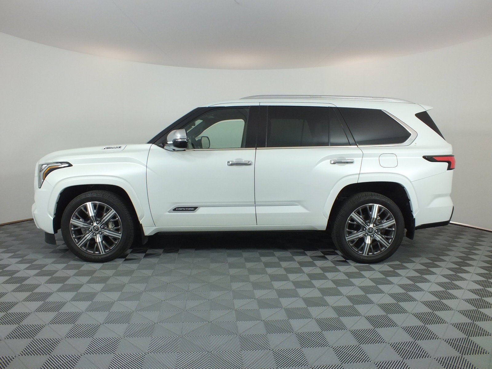 2023 Toyota Sequoia Capstone 4WD Hybrid *1-OWNER!*