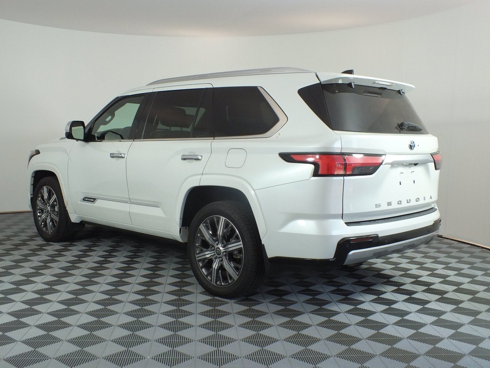 2023 Toyota Sequoia Capstone 4WD Hybrid *1-OWNER!*
