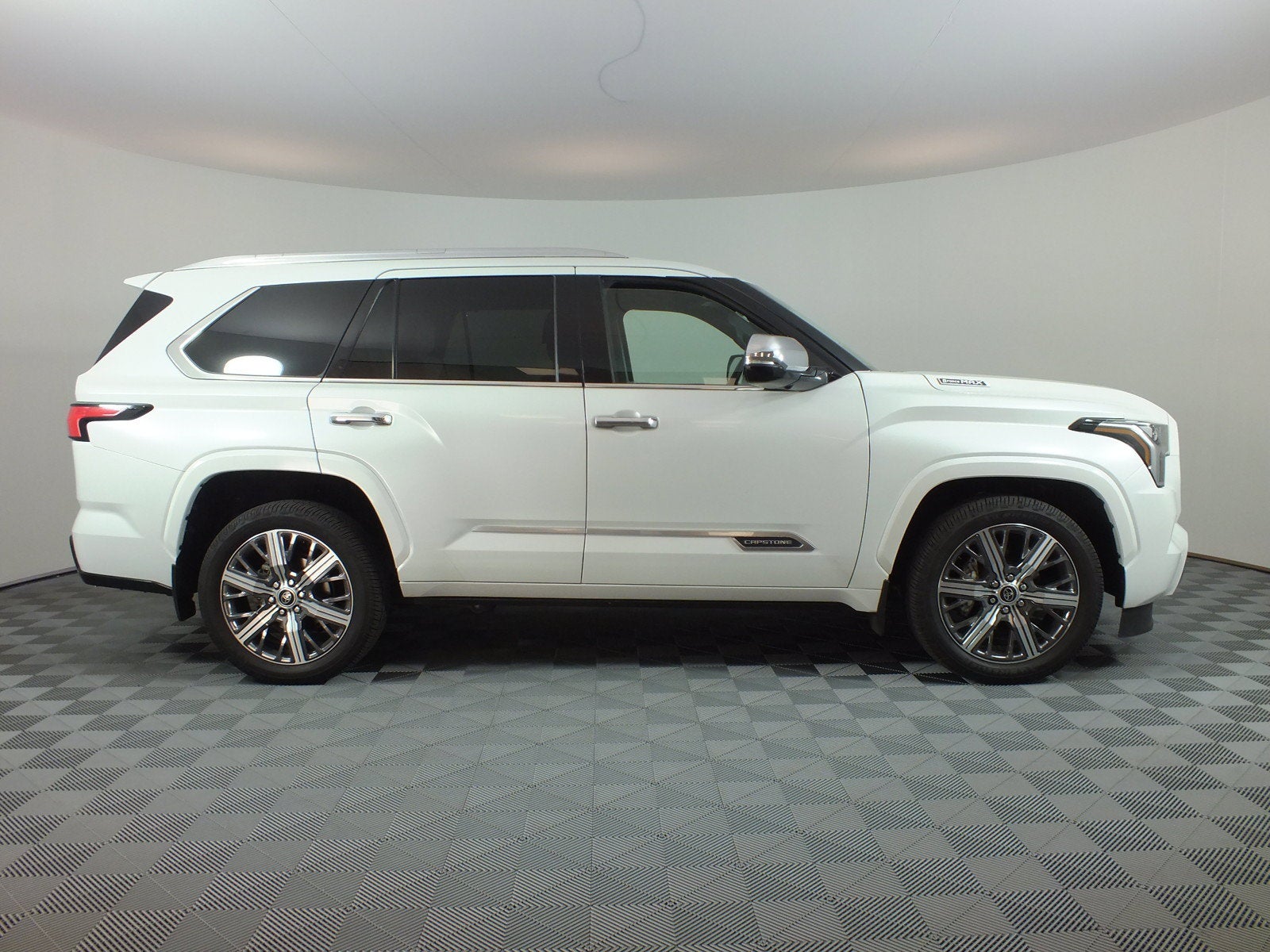 2023 Toyota Sequoia Capstone 4WD Hybrid *1-OWNER!*