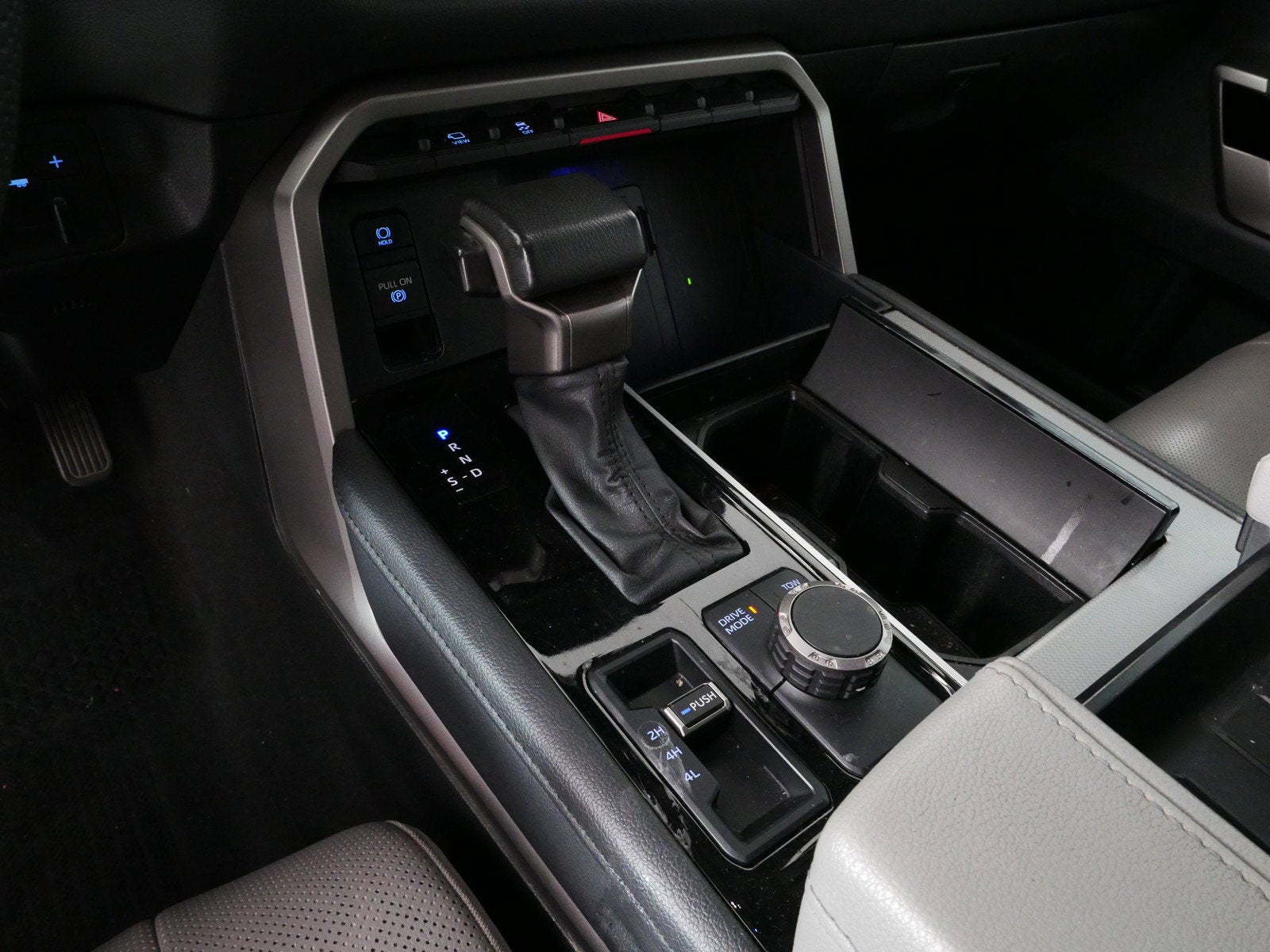 2023 Toyota Sequoia Limited 4WD Hybrid *1-OWNER*