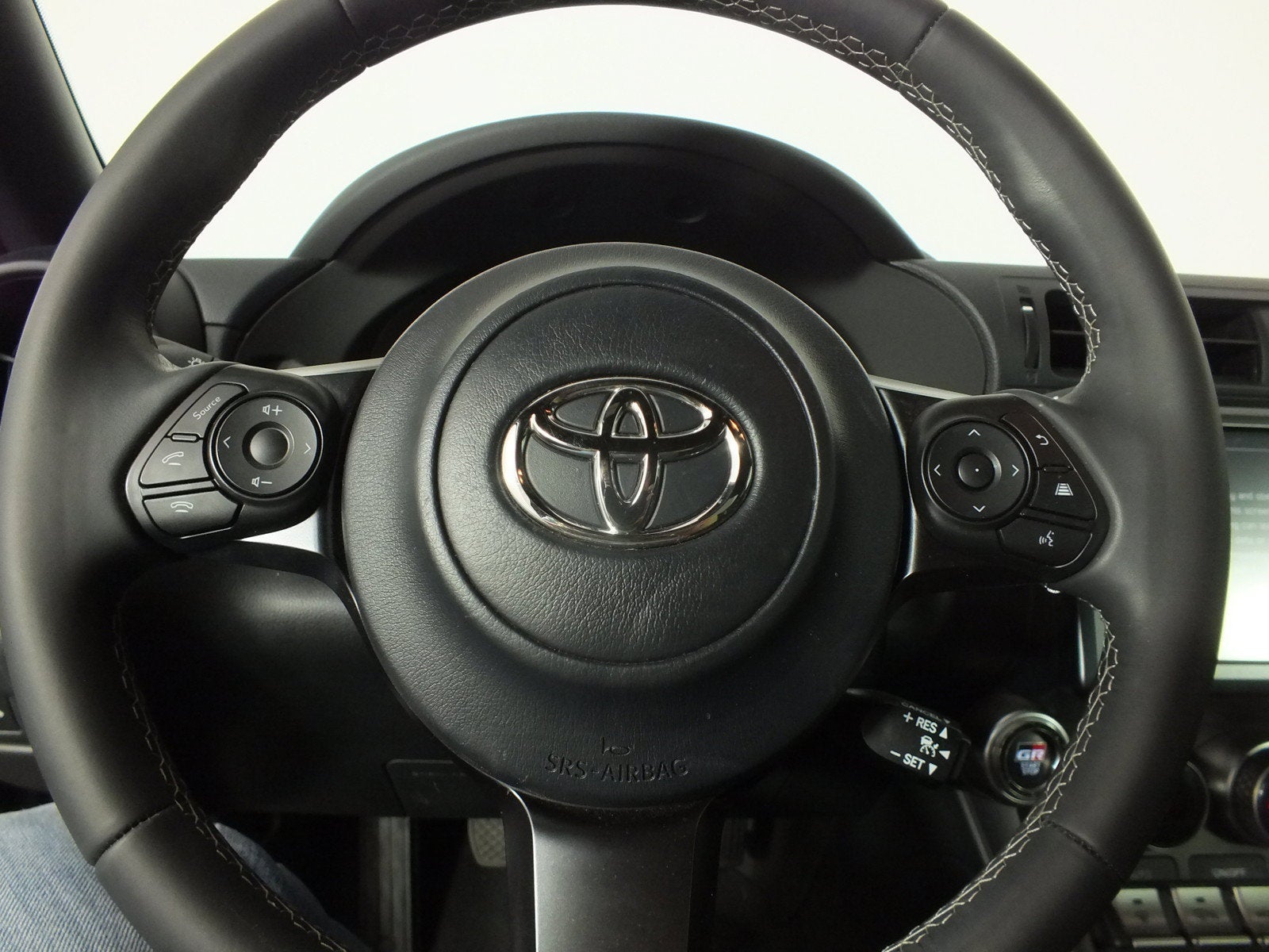 2025 Toyota GR86 Base *1-OWNER! LOW MILES!*