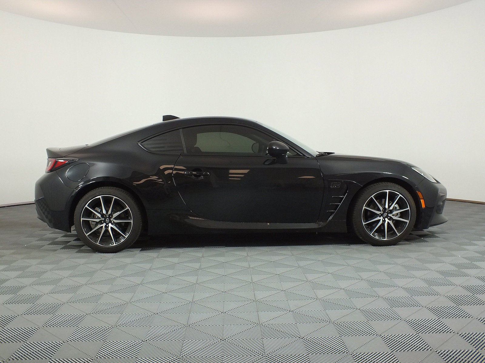 2025 Toyota GR86 Base *1-OWNER! LOW MILES!*