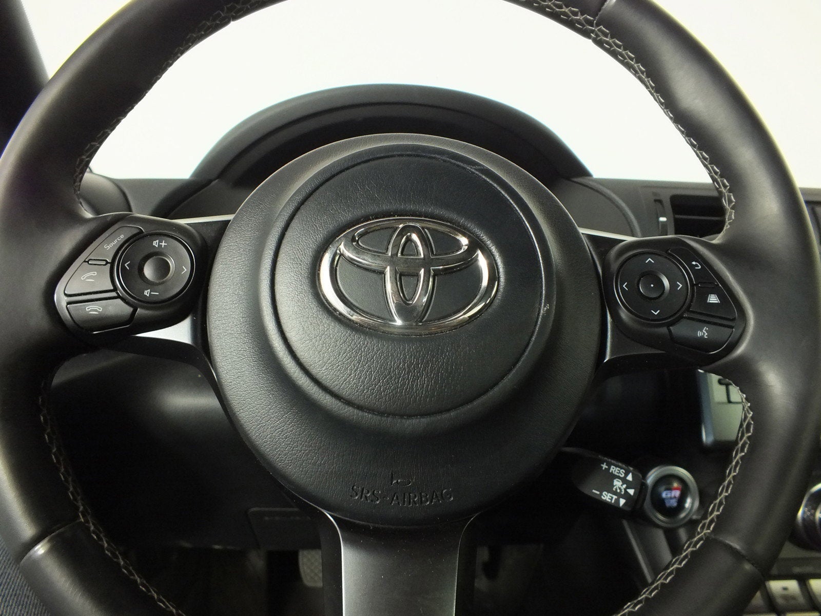 2024 Toyota GR86 Base *1-OWNER! LOW MILES!*