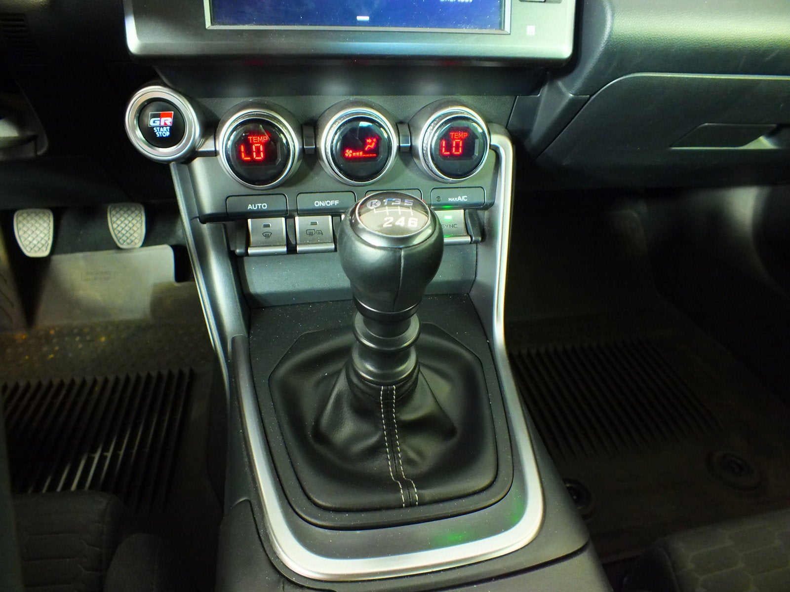 2024 Toyota GR86 Base *1-OWNER! LOW MILES!*