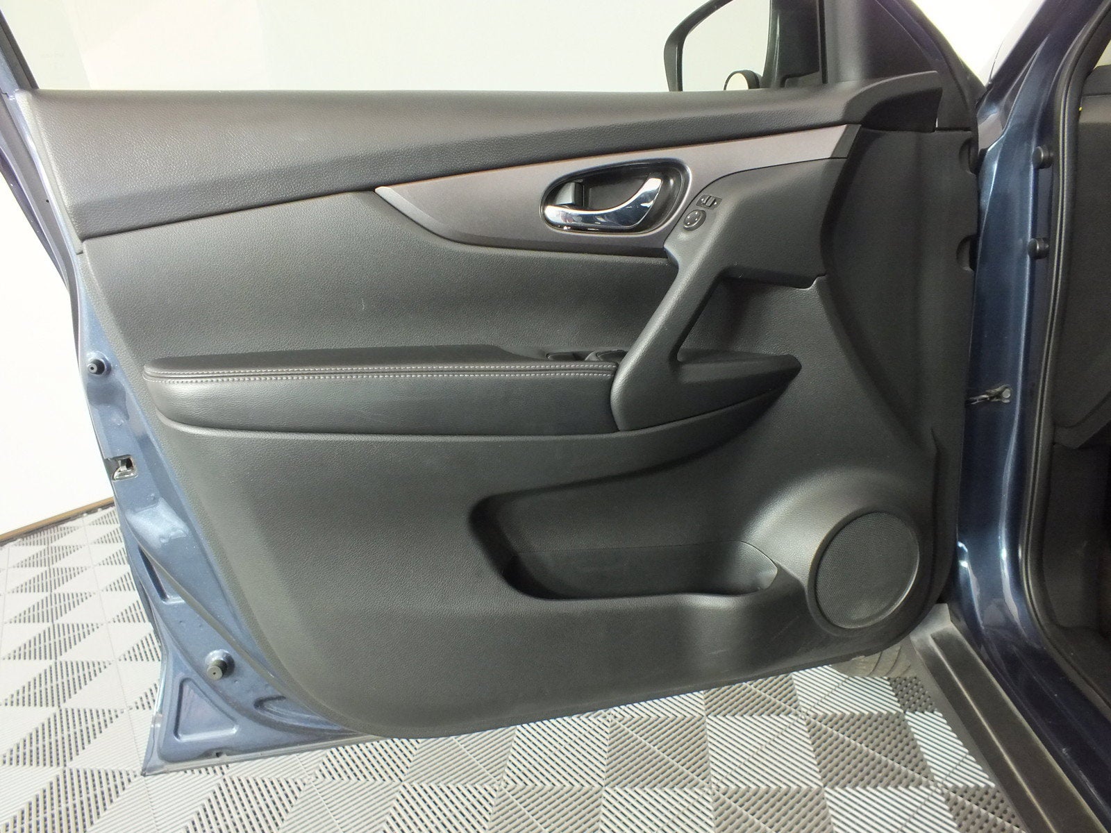 2016 Nissan Rogue S *CLEAN CARFAX!*