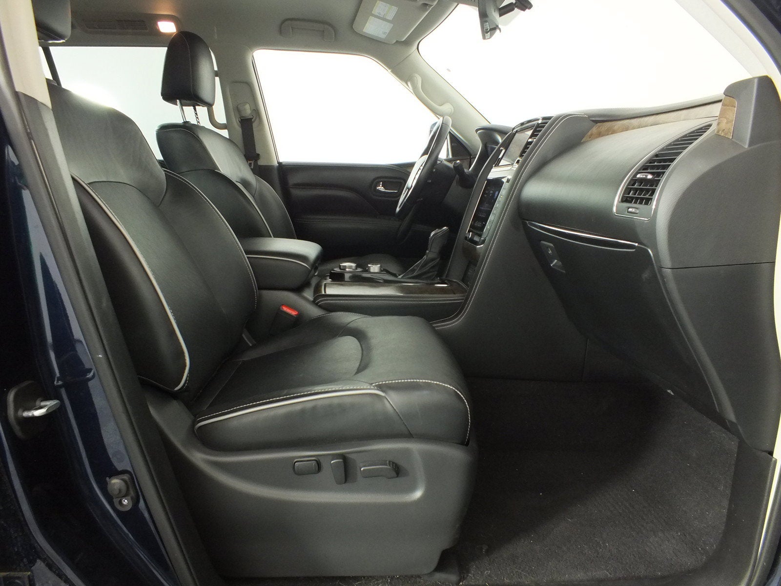 2021 INFINITI QX80 Premium Select AWD *ROOMY & LOOKS GREAT!*