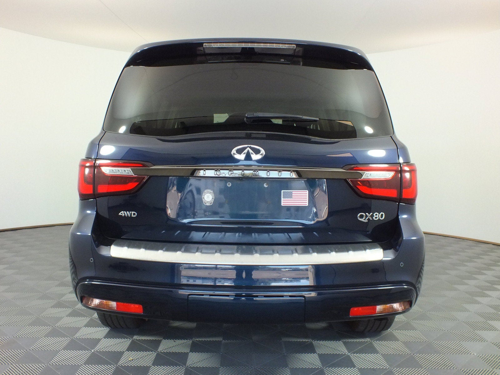 2021 INFINITI QX80 Premium Select AWD *ROOMY & LOOKS GREAT!*