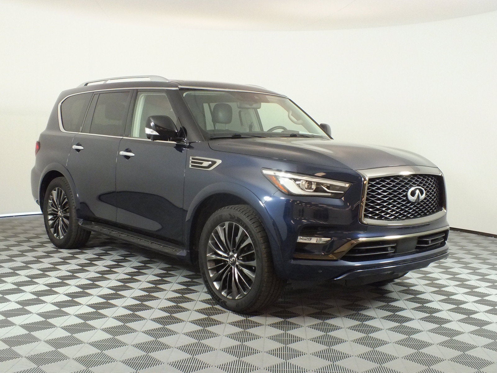 2021 INFINITI QX80 Premium Select AWD *ROOMY & LOOKS GREAT!*