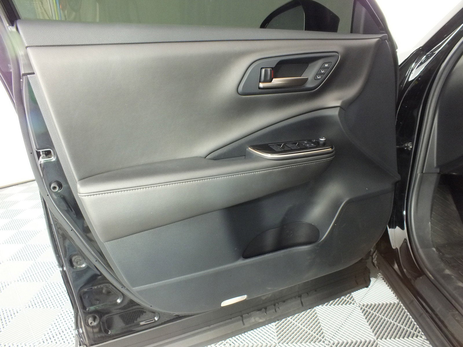 2025 Toyota Crown Nightshade AWD *1-OWNER!*