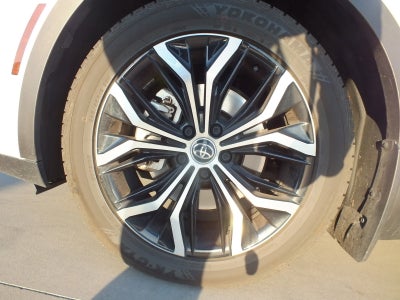 2023 Toyota Crown XLE Hybrid AWD *CLEAN CARFAX*