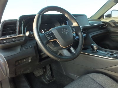 2023 Toyota Crown XLE Hybrid AWD *CLEAN CARFAX*