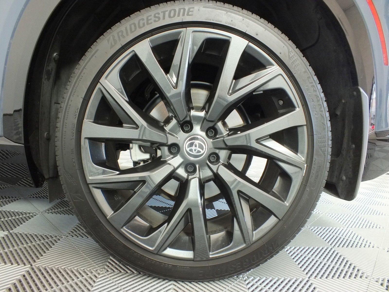 2025 Toyota Crown Signia Limited Hybrid AWD *1-OWNER*