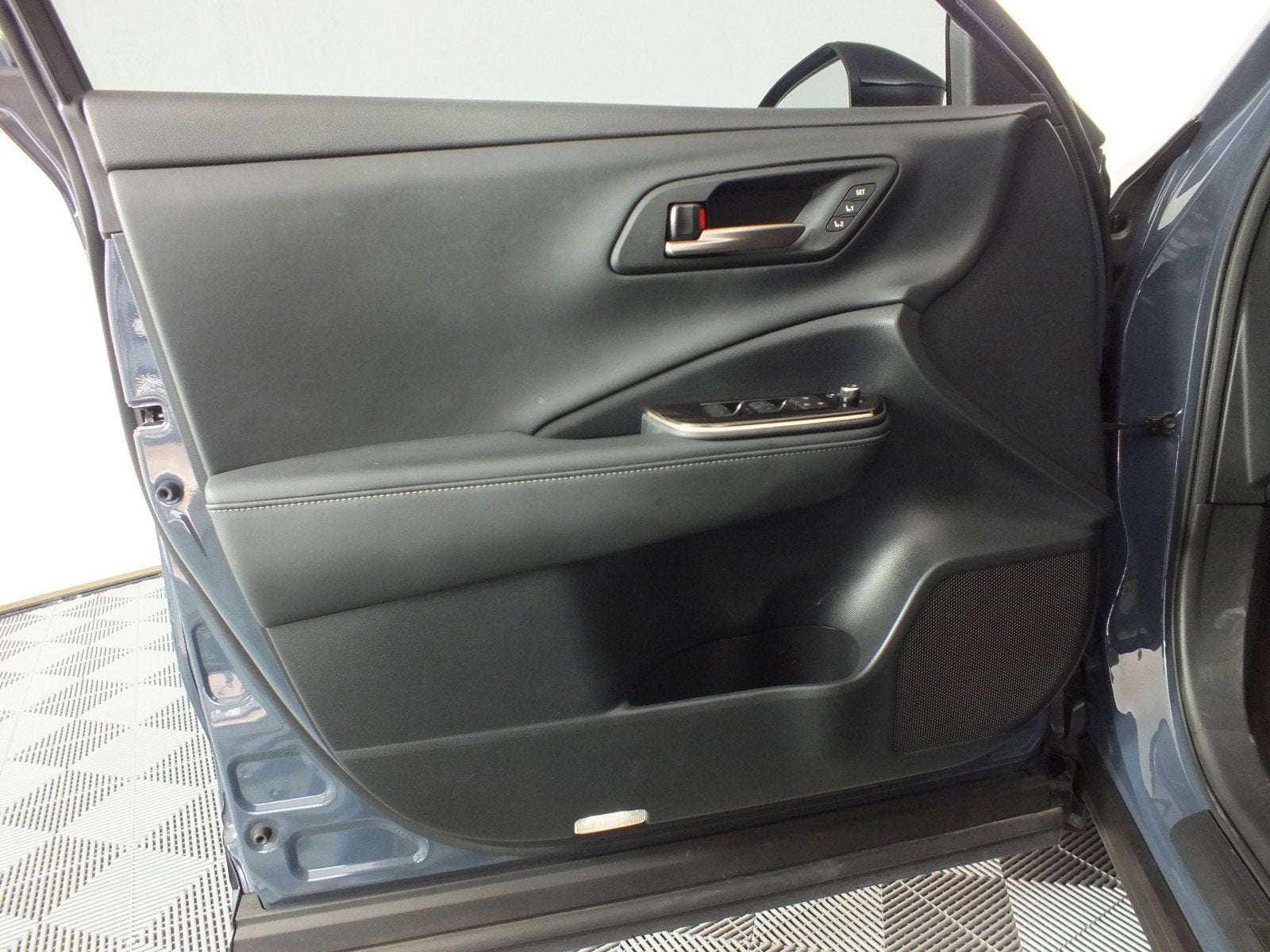 2025 Toyota Crown Signia Limited Hybrid AWD *1-OWNER*