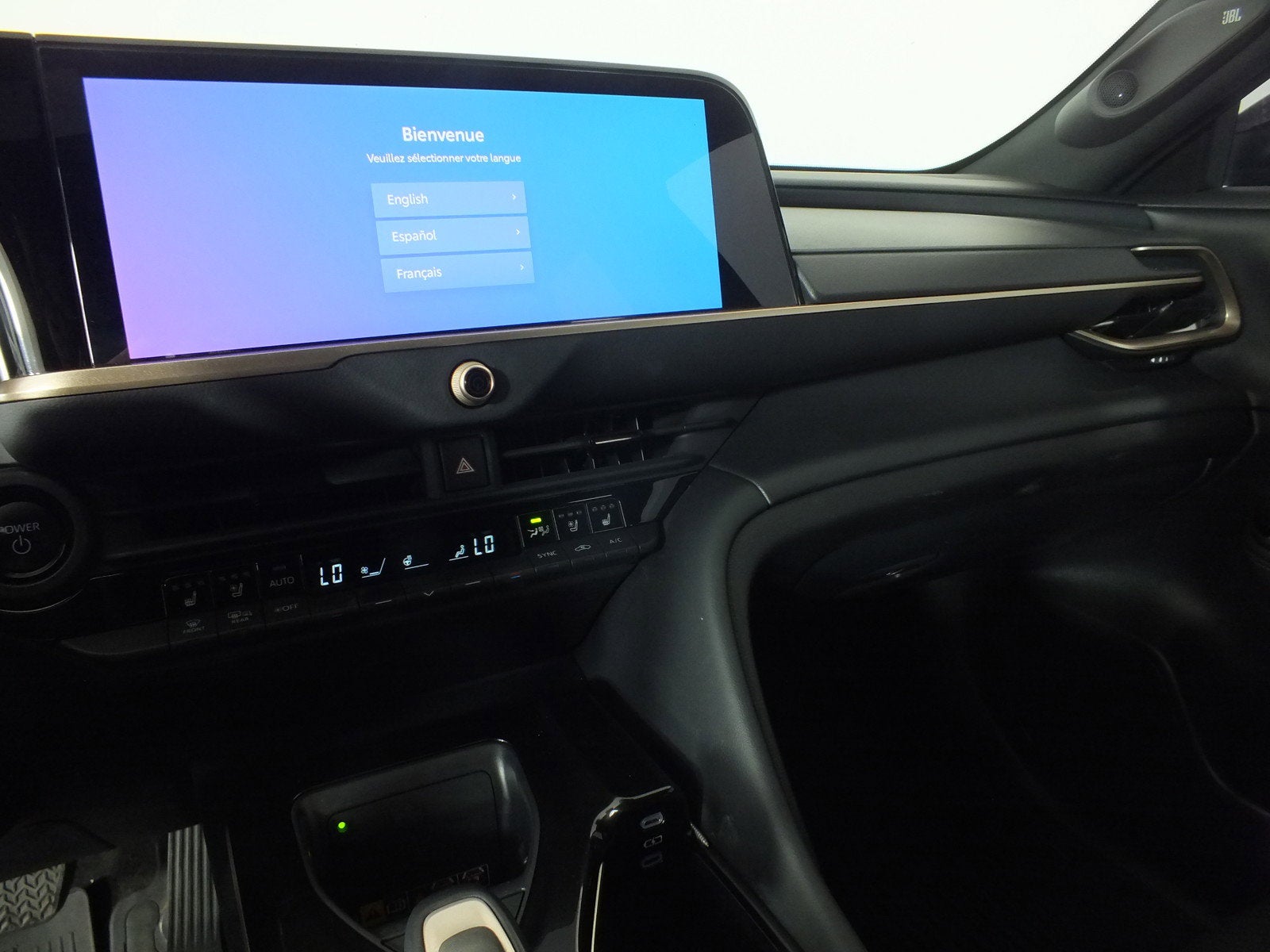 2025 Toyota Crown Signia Limited Hybrid AWD *1-OWNER*