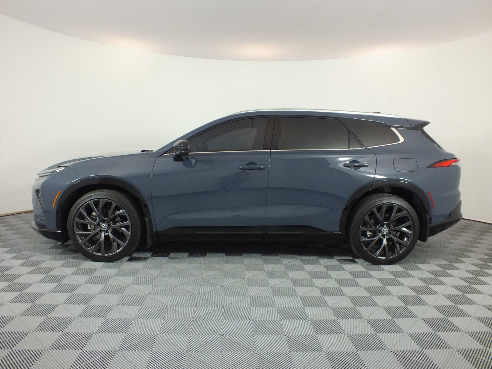 2025 Toyota Crown Signia Limited Hybrid AWD *1-OWNER*