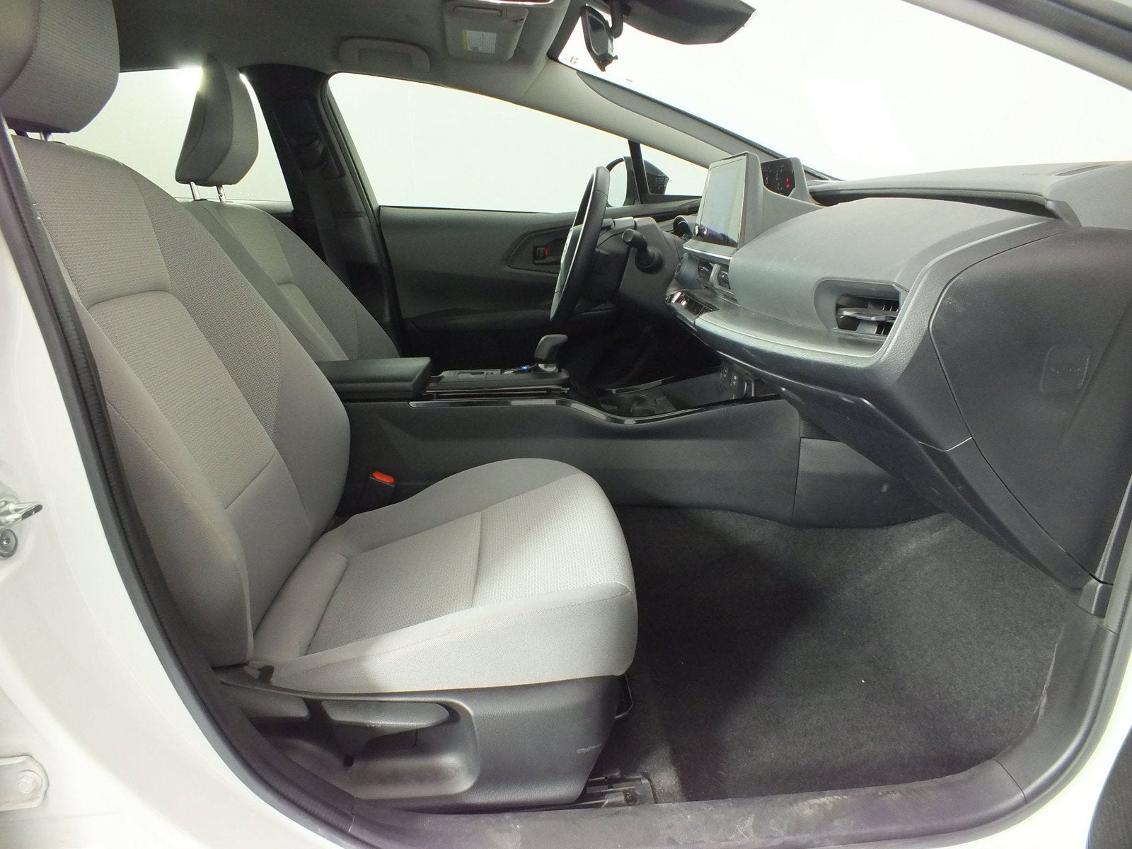2023 Toyota Prius LE *CLEAN CARFAX*