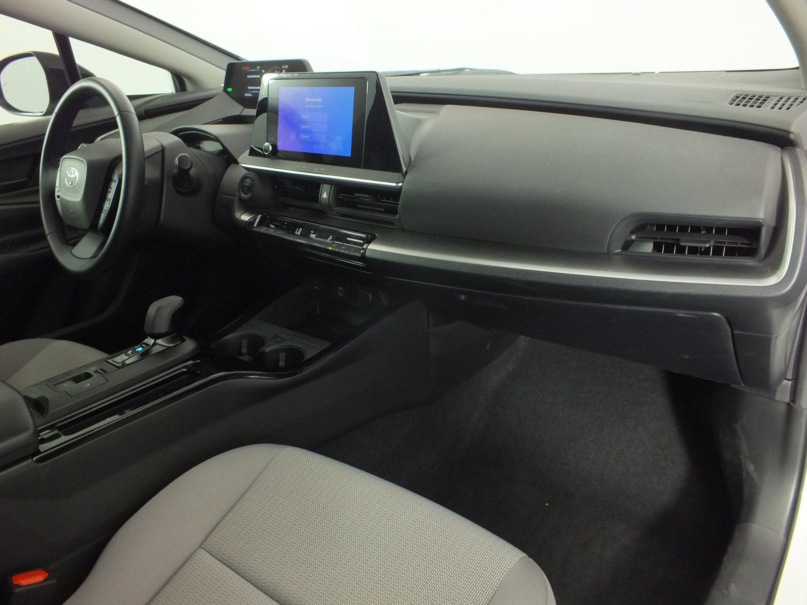 2023 Toyota Prius LE *CLEAN CARFAX*