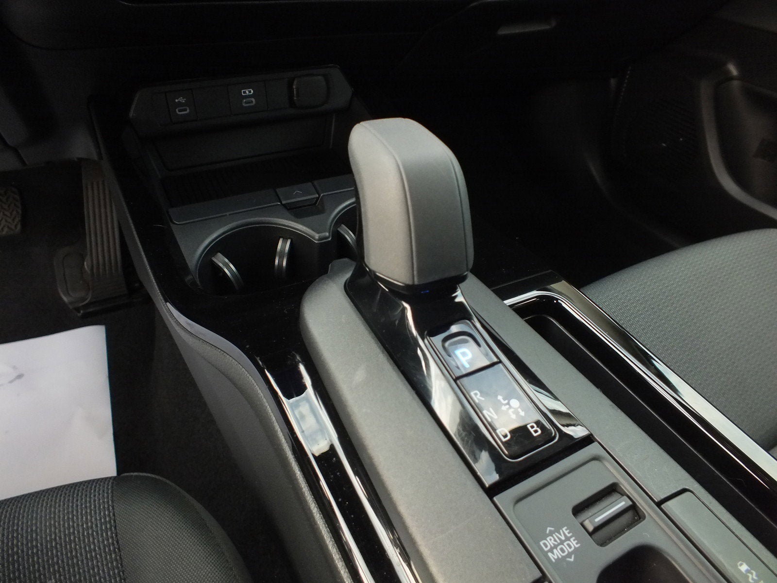 2025 Toyota Prius LE *1-OWNER! LOW MILES!*