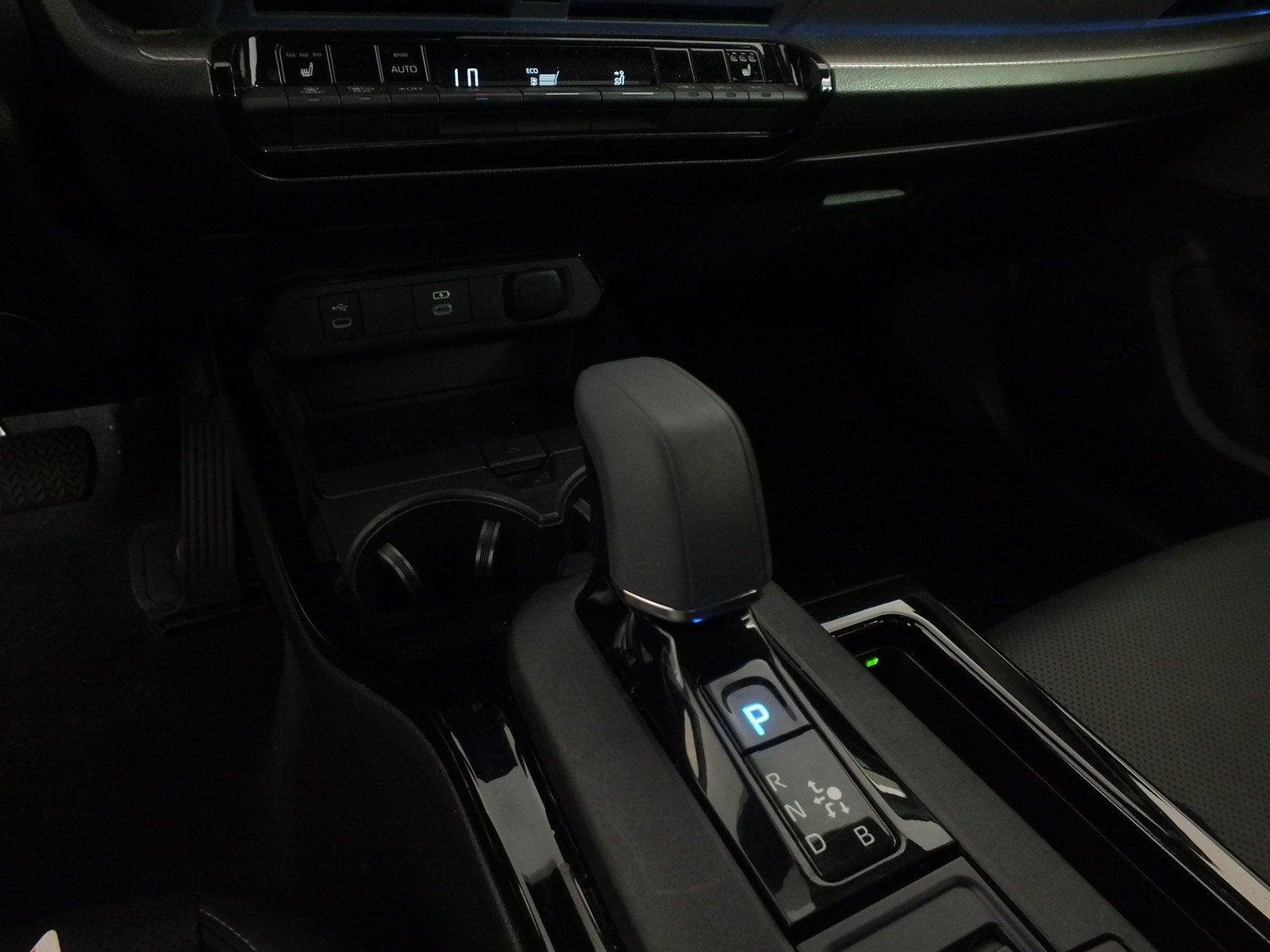 2024 Toyota Prius XLE *1-OWNER*