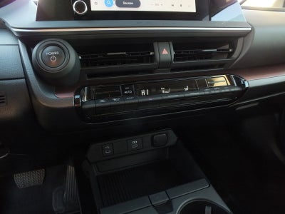 2025 Toyota Prius Plug-In Hybrid SE Hybrid *1-OWNER*