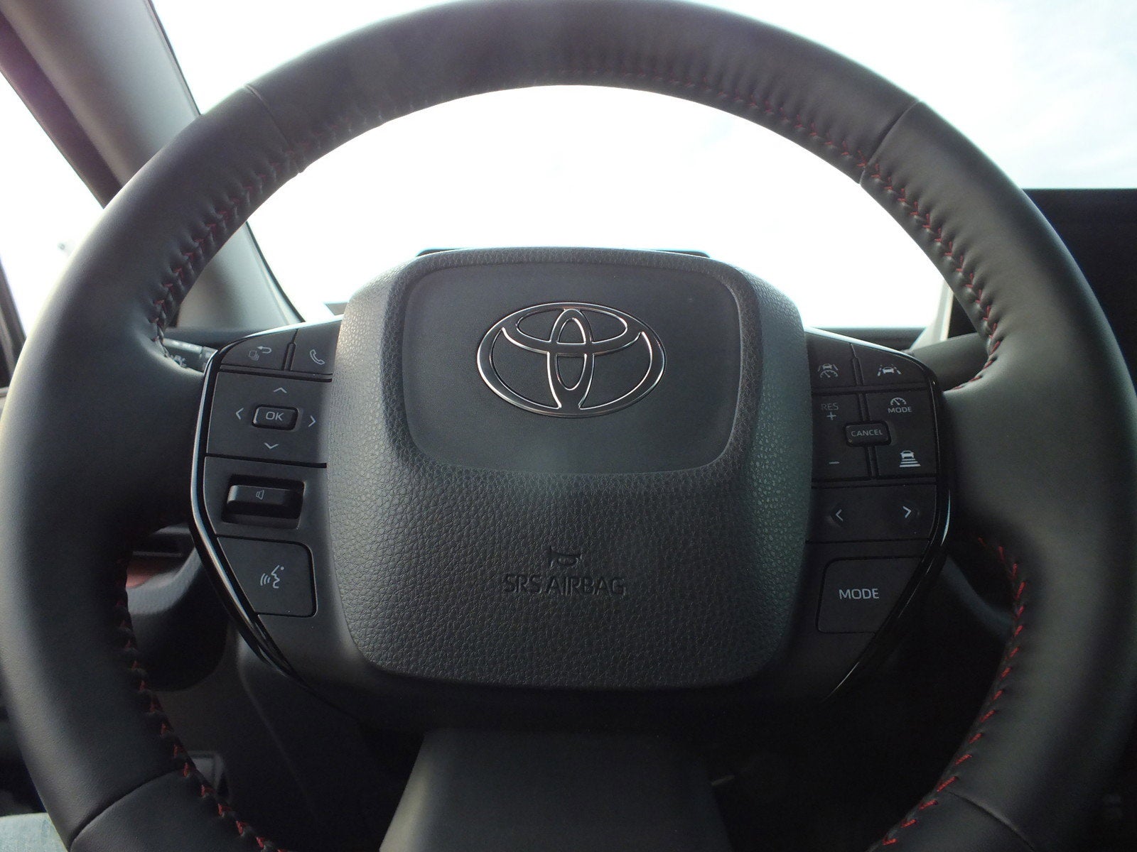 2025 Toyota Prius Plug-In Hybrid SE *1-OWNER! ONLY 10K MILES!*