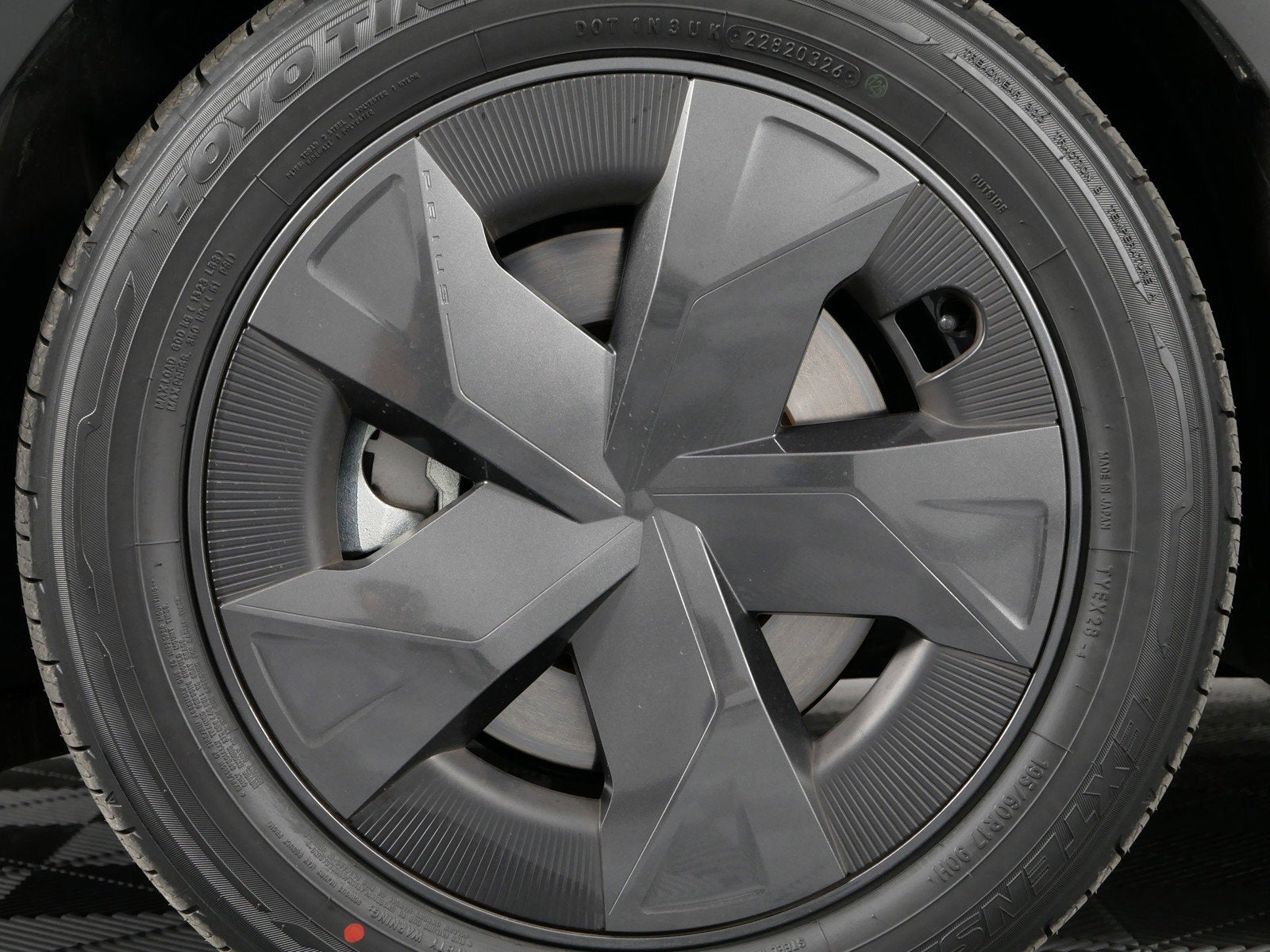 2025 Toyota Prius Plug-In Hybrid SE *1-OWNER*