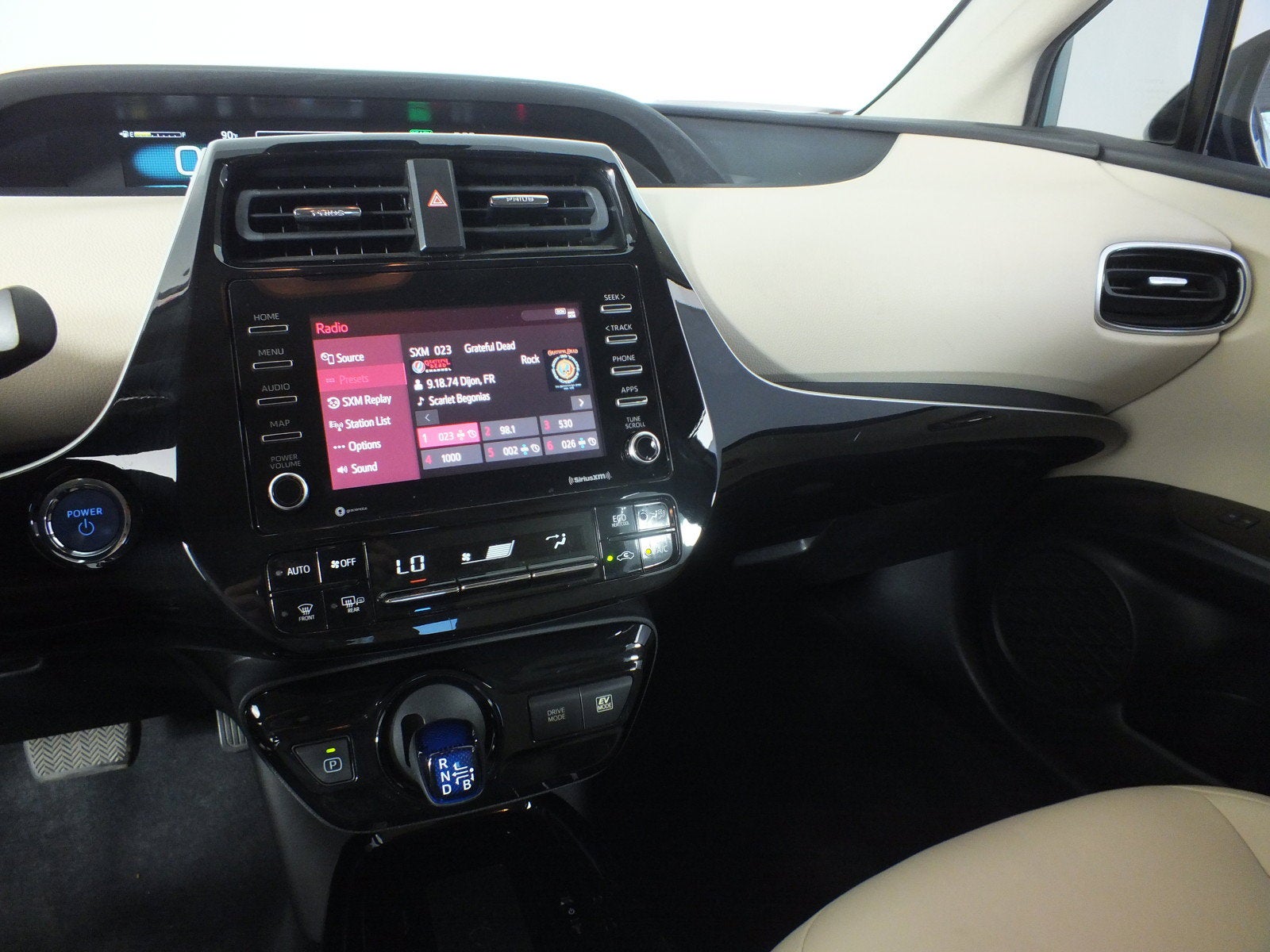 2021 Toyota Prius XLE *CLEAN CARFAX*