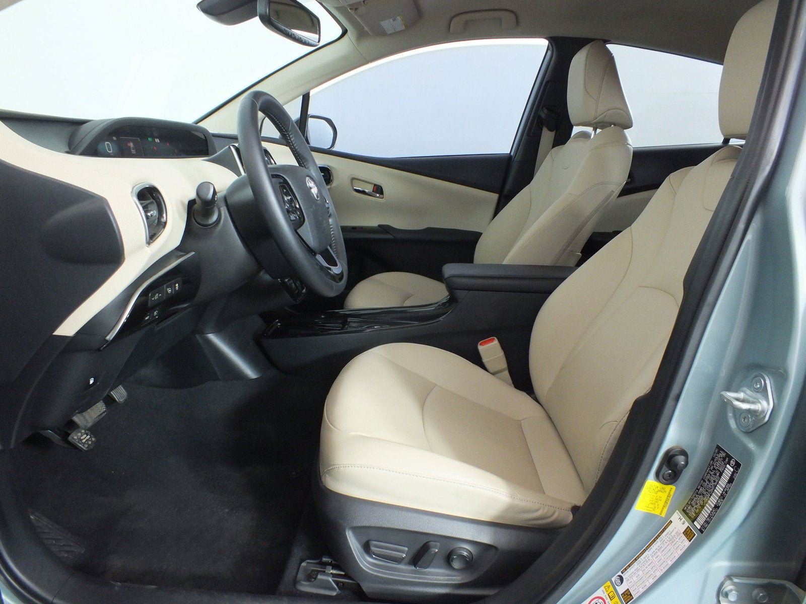 2021 Toyota Prius XLE *CLEAN CARFAX*