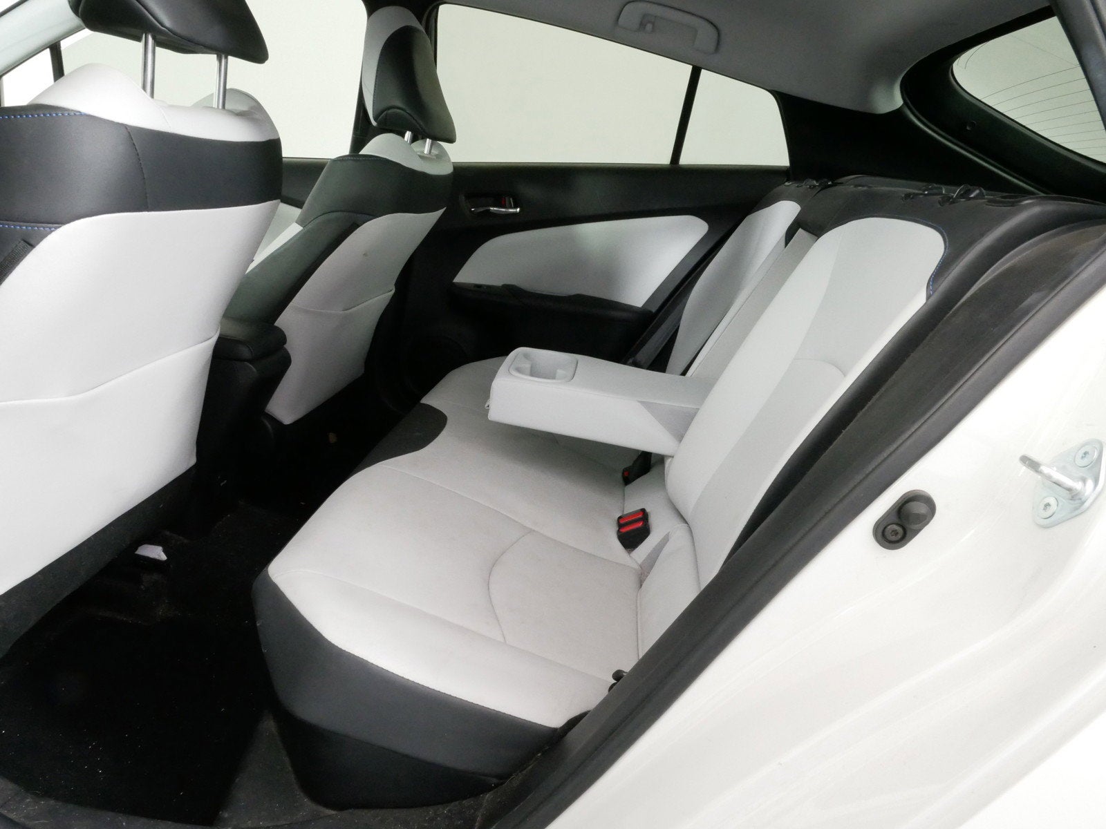 2016 Toyota Prius Three Touring *CLEAN CARFAX*