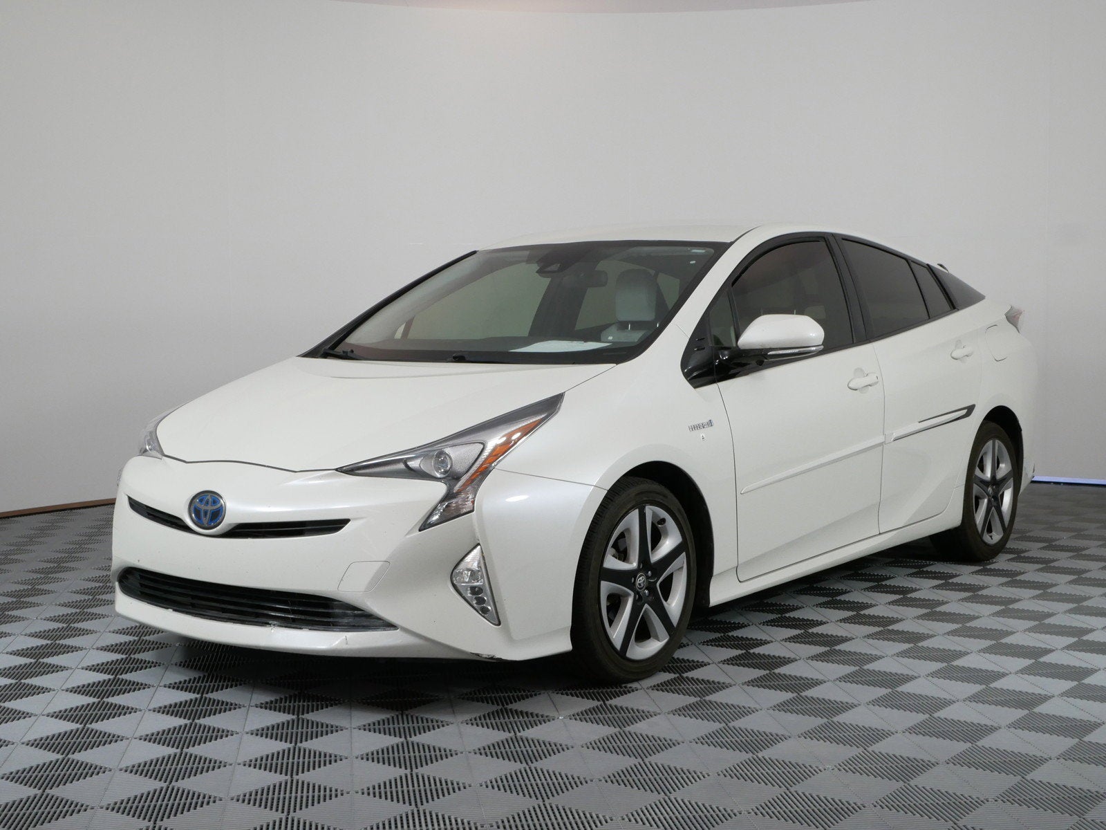2016 Toyota Prius Three Touring *CLEAN CARFAX*