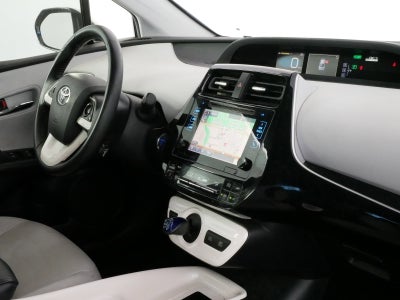 2016 Toyota Prius Three Touring *CLEAN CARFAX*