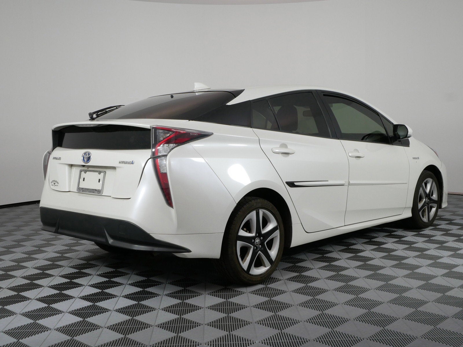 2016 Toyota Prius Three Touring *CLEAN CARFAX*