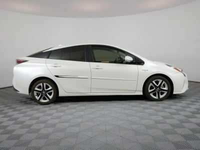 2016 Toyota Prius Three Touring *CLEAN CARFAX*