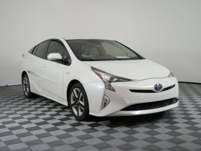 2016 Toyota Prius Three Touring *CLEAN CARFAX*