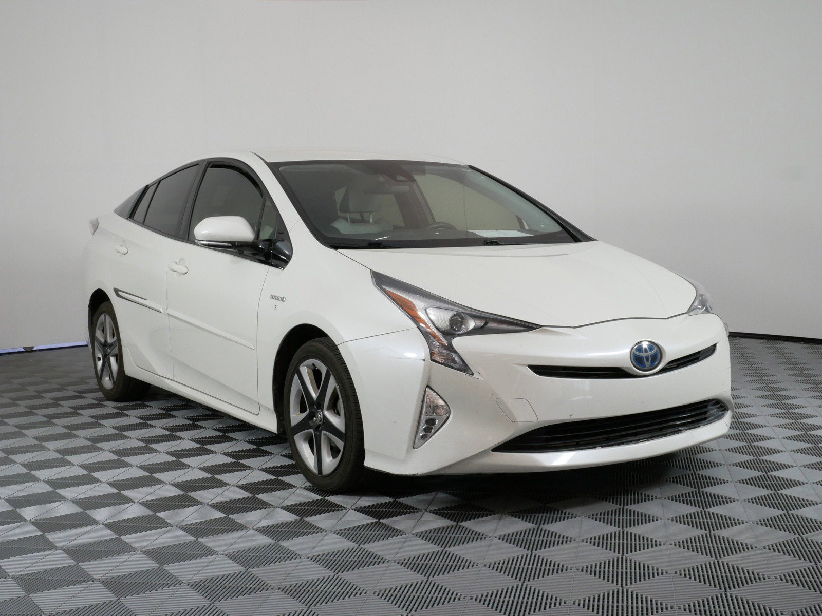 2016 Toyota Prius Three Touring *CLEAN CARFAX*