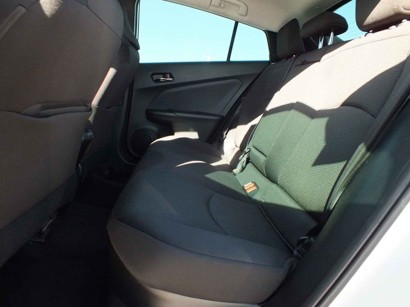 2019 Toyota Prius LE FWD *CLEAN CARFAX!*