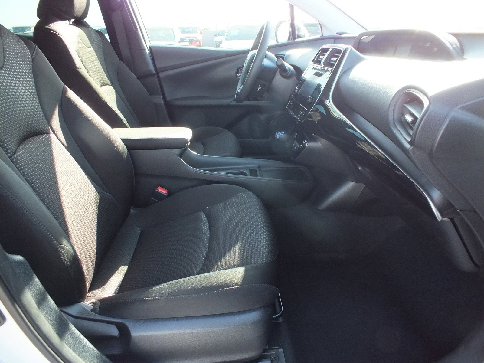 2019 Toyota Prius LE FWD *CLEAN CARFAX!*