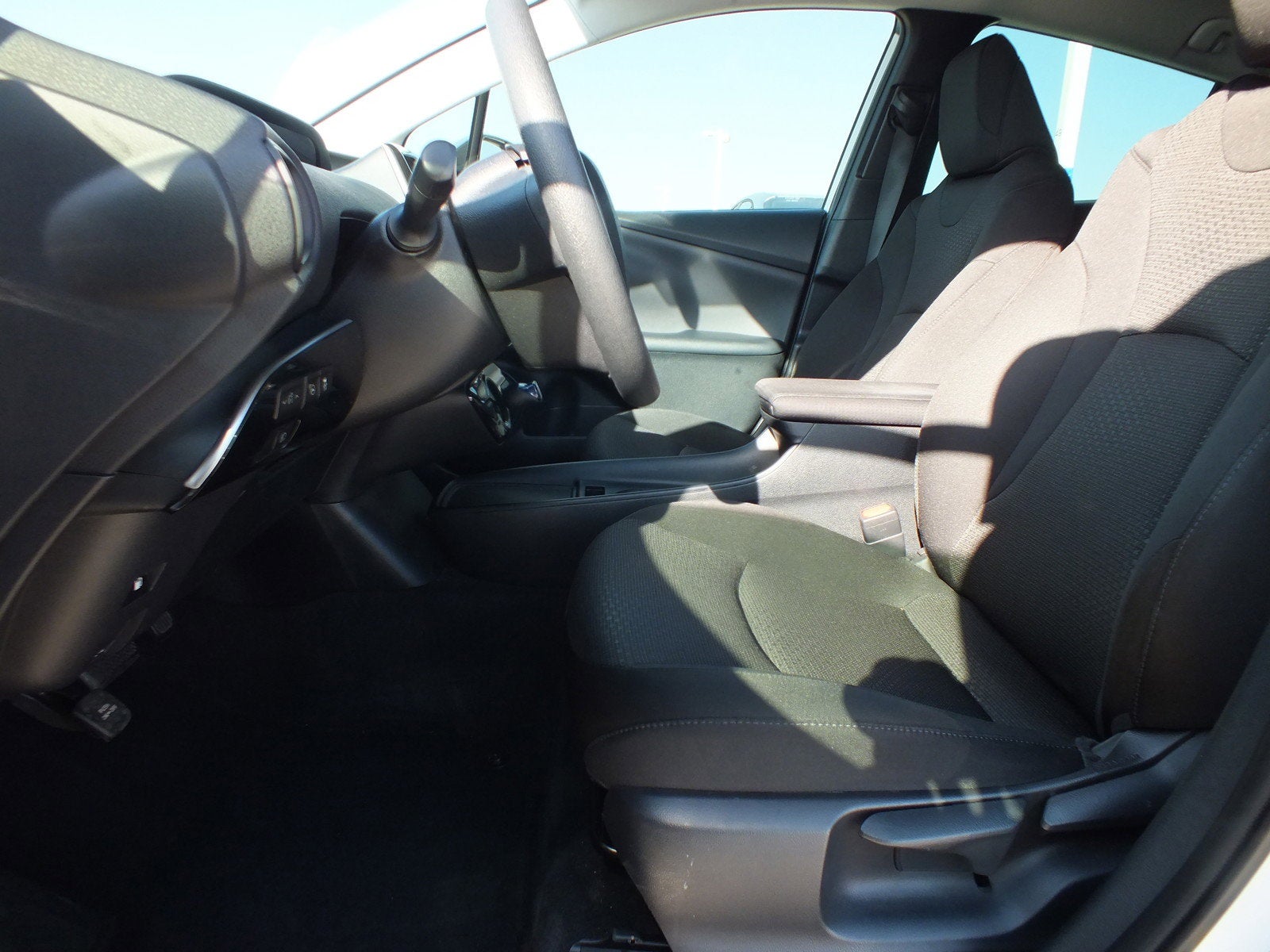 2019 Toyota Prius LE FWD *CLEAN CARFAX!*