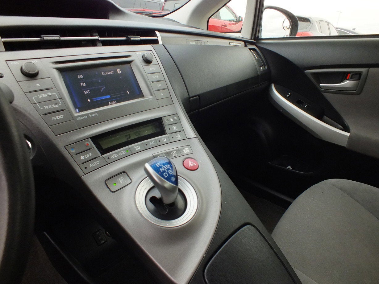 2014 Toyota Prius Plug-In Base *CLEAN CARFAX!*