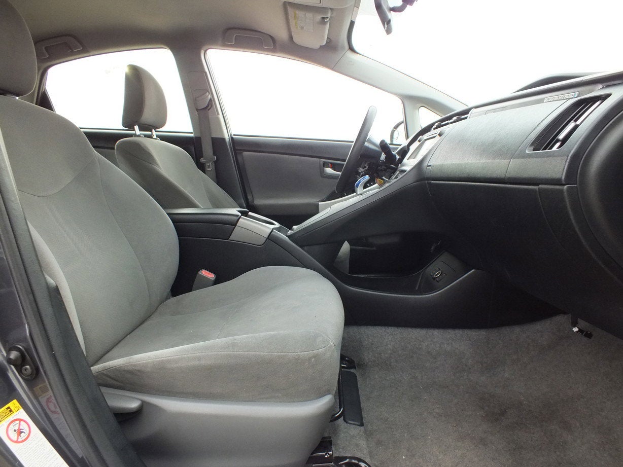 2014 Toyota Prius Plug-In Base *CLEAN CARFAX!*